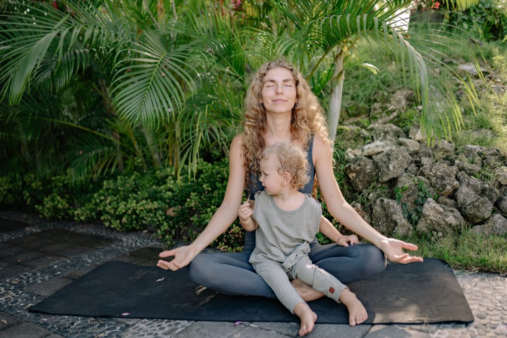 parents can help their child to start with meditation
